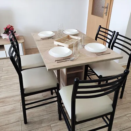 Apartma Sunshine Apartment *